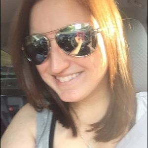 Meet your Posher, Leanne