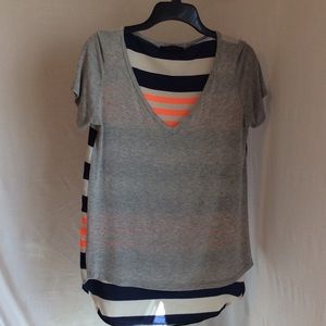 High low hem top gray top with a stripe back xs