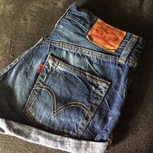 Mid-rise levi shorts