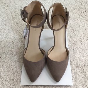 Zara Ankle Strap Heels. US size 8. Euro size 39.