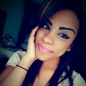 Meet your Posher, Abigail