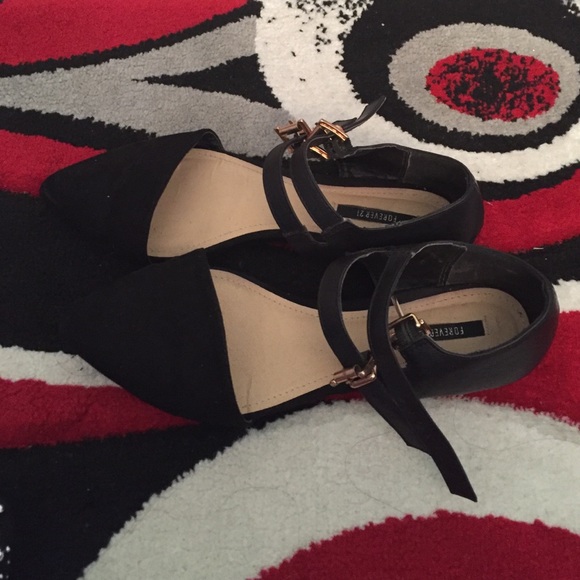 Pointed faux suede and leather flats