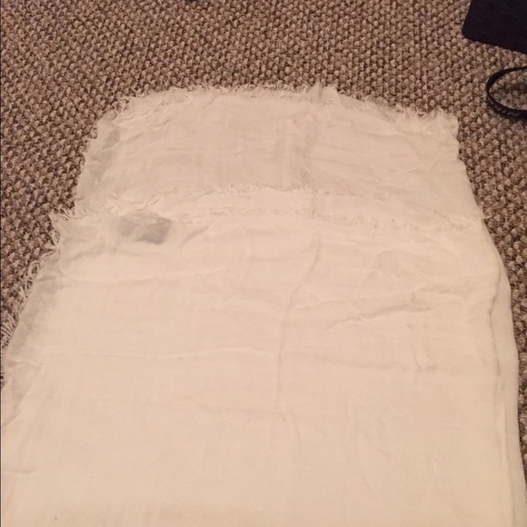 Black and white Gucci scarf good condition