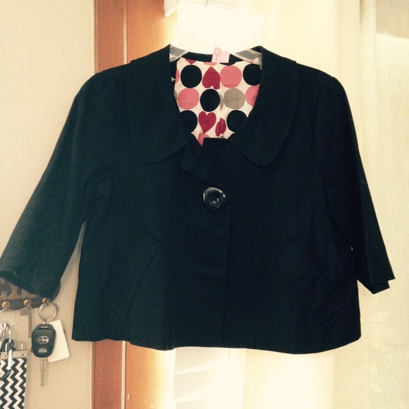 Cropped black jacket