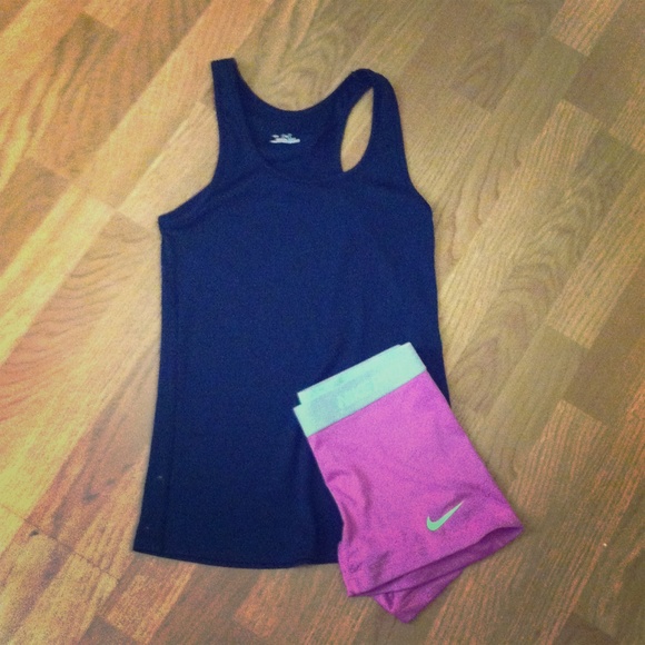 Black workout tank top