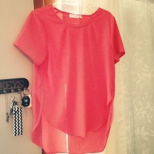 Coral top with side mesh slits