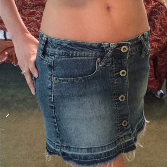 Denim skirt.