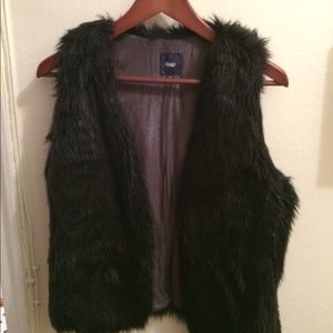 Gap FAUX Fur Vest-BLACK XS