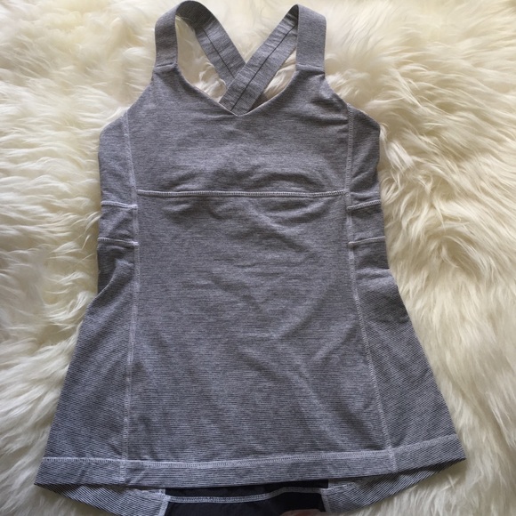 ✨Lulu Lemon gray tank ✨🍋