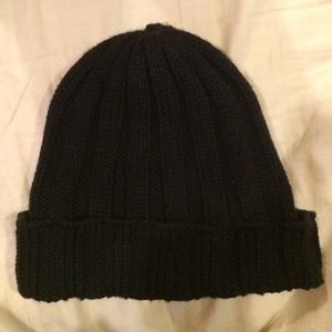 G.H. Bass & Co. unisex black knit beanie