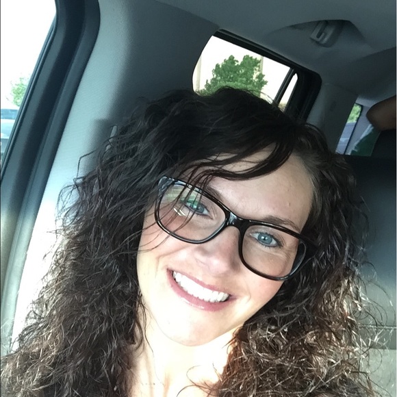 Meet your Posher, Julie