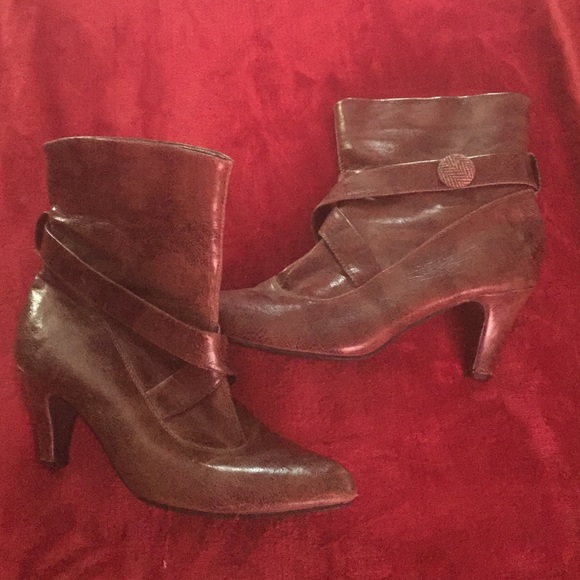 BKE booties size 8