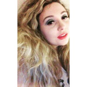 Meet your Posher, Dana