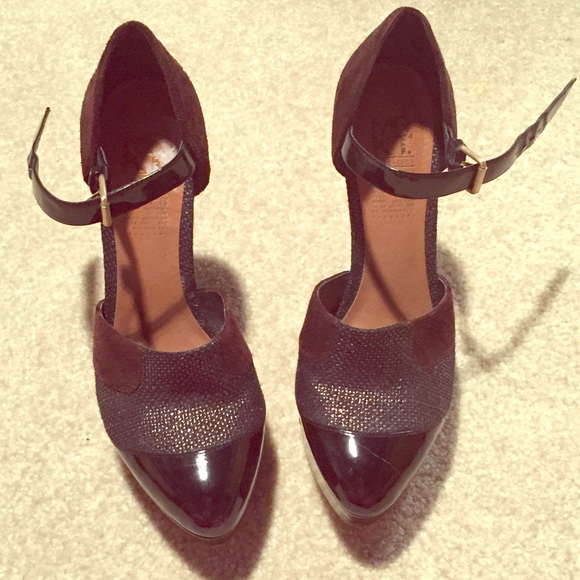 Trendy MRKT Wedges- Size 8.5