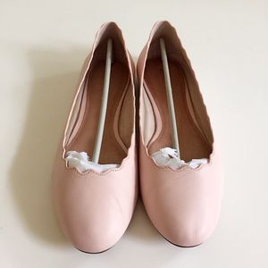 Chloe look scallop flats