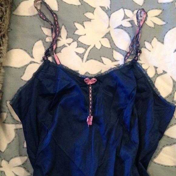 Vintage slips, 2 of a kind - Picture 2 of 4