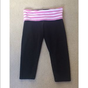 Victoria's Secret Pink Yoga Capri Pants