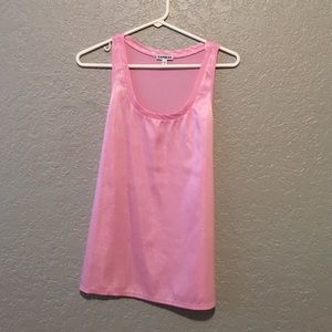 Sleeveless shirt