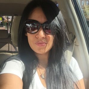 Meet your Posher, Damaris