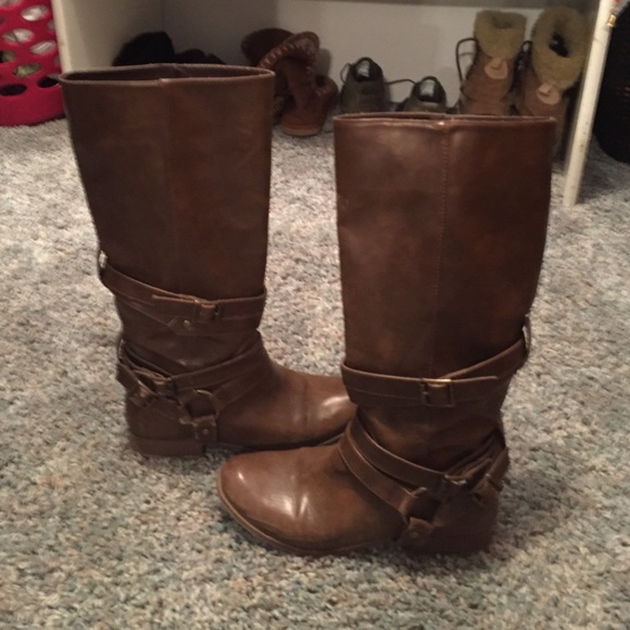 JustFab Shoes - Barely worn cute fall boots