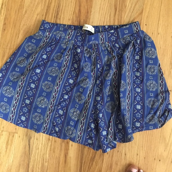 Flowy Hollister shorts!