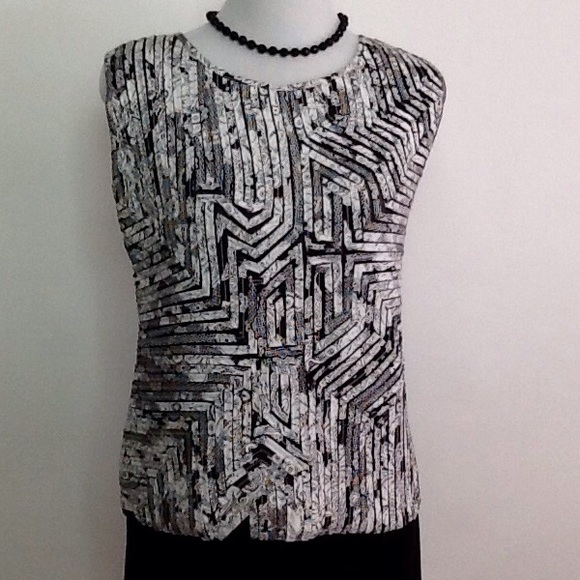 Obstinee Tops - Obstinee 2 Piece Set. Top & Jacket