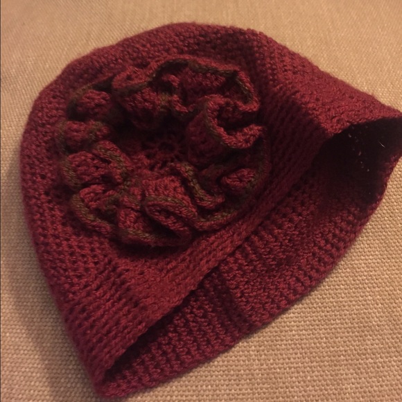 Crocheted red hat. - Picture 4 of 4