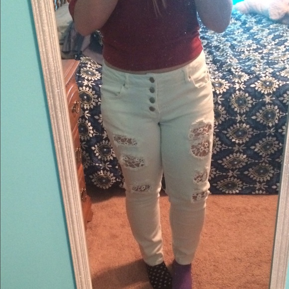 Charlotte Russe capris