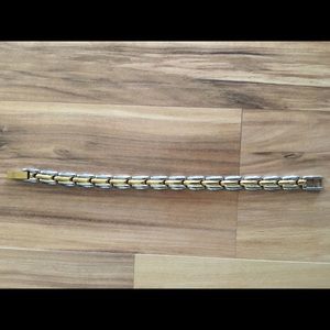 Cute 🌟Women's gold & silver colored bracelet🌟8in