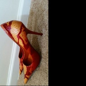 Michael Antonio multi colored pump