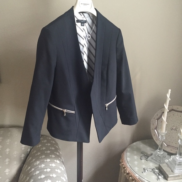 Ann Taylor petite 10 black collarless blazer