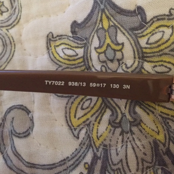 *SOLD* Authentic Tory Burch Sunglasses - Picture 3 of 4