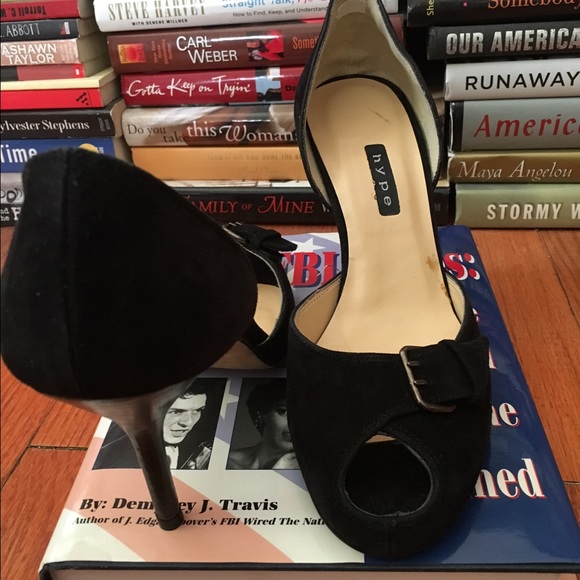 Gorgeous Blk suede peep-toe buckle Hype sandals - Picture 2 of 3