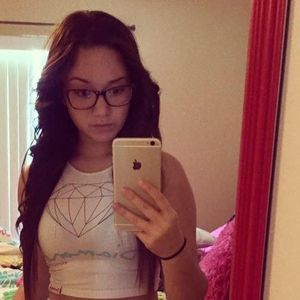 Meet your Posher, Evelyn