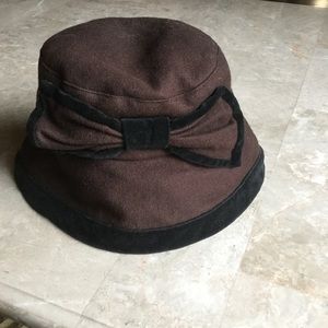 Vintage brown/ blk hat w bow felt / velvet