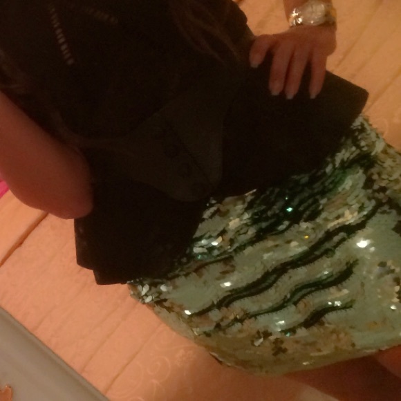 sexy skirt ,will be the perfect outfit for a party - Picture 1 of 4