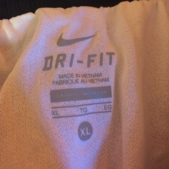 Nike shorts ! - Picture 2 of 3