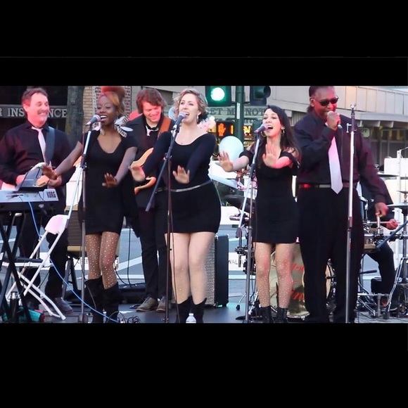 Meet your Posher, Azeeta - Picture 2 of 4