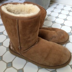 Authentic Ugg boots size 9 tan ❤️❤️