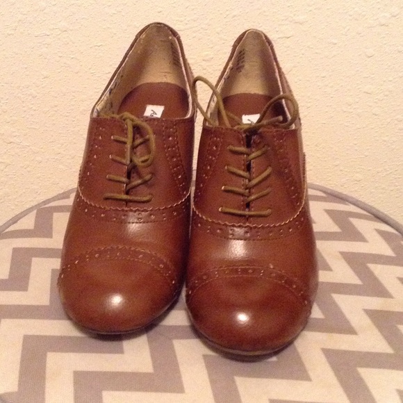 High heel oxfords