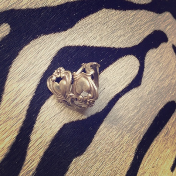 Jewelry - Vintage spoon ring. 100% sterling silver.
