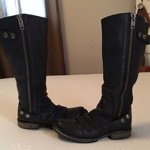 **SOLD** Steve Madden Baxter Boot