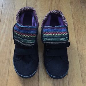 Never worn black blowfish shoes