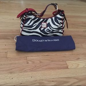 Dooney & bourke bag