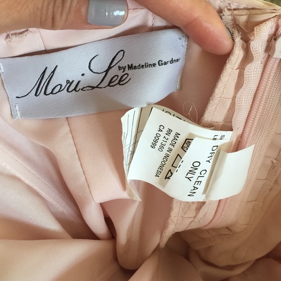 Dress - Picture 4 of 4