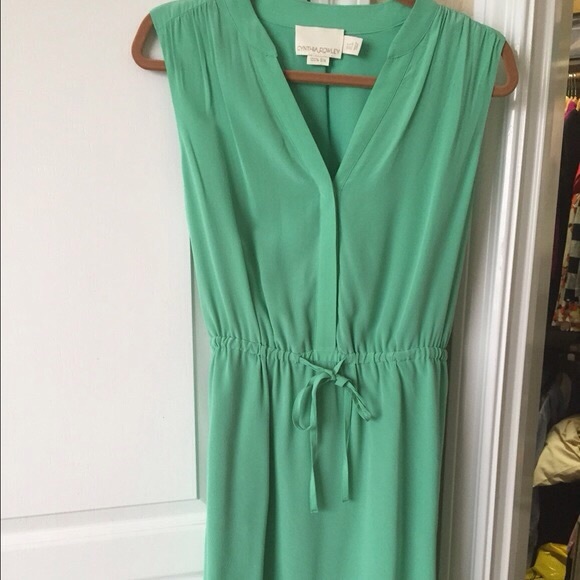 Cynthia Rowley 100% silk Spearmint shift dress