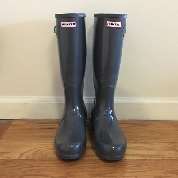 Hunter rain boots. Tall gloss, graphite. US 6M/7F.
