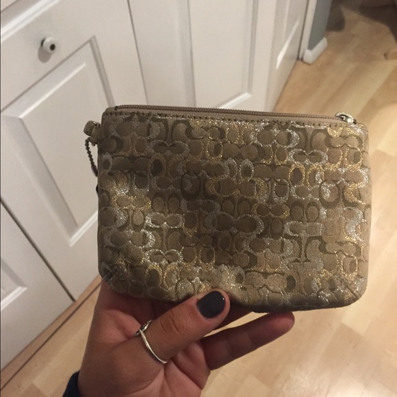 Coach wristlet. Rarely used. Good condition