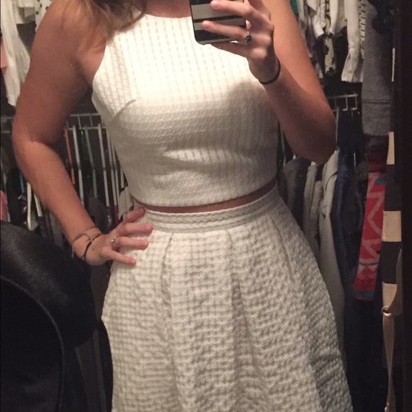 White two piece LuLus skirt and top