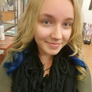 Meet your Posher, Brooke